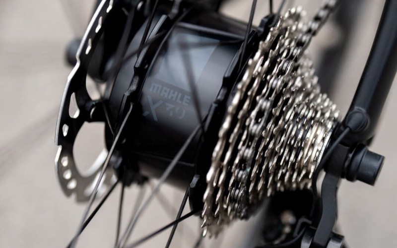 <p>X20 & X30 motoren: Lichte, krachtige naafmotoren achteraan die een efficiënte 250W output bieden en zorgen voor een soepele integratie in een breed scala aan fietsen.</p>
